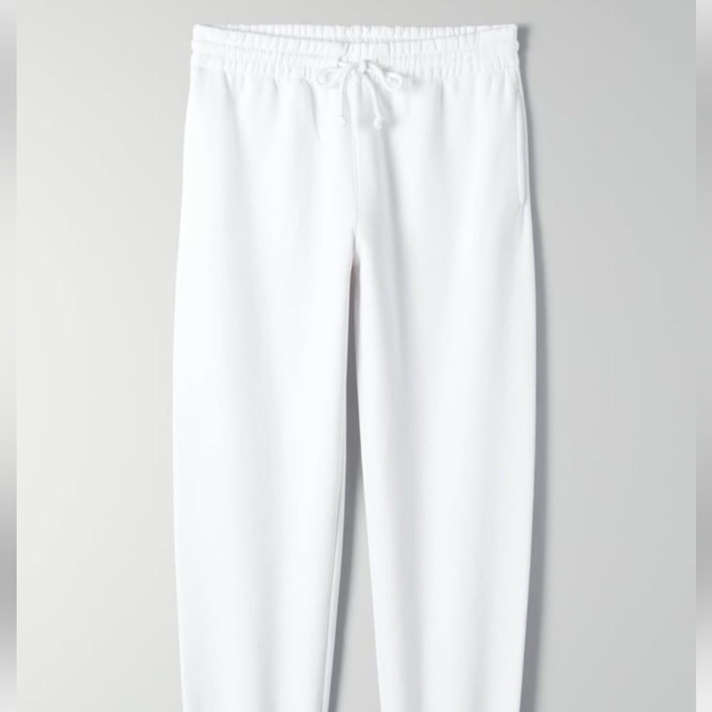 White Aritzia TNA Sweatpants